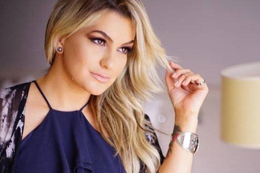 Alice Salazar Inaugura Loja De Maquiagem No Golden Square Shopping