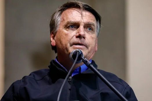 Bolsonaro afirma que cadeira presidencial é do povo e do nosso Senhor