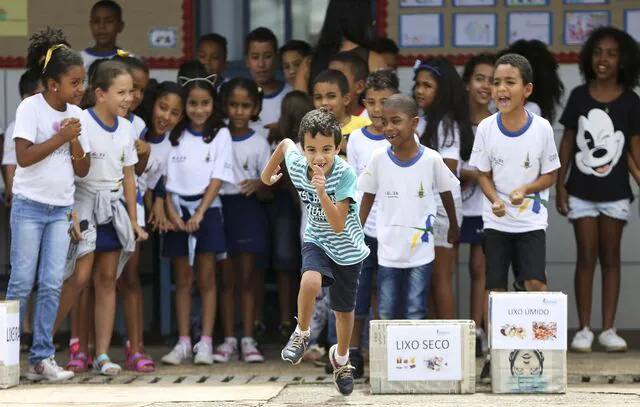 Abertura de diálogo marca 100 dias na educação