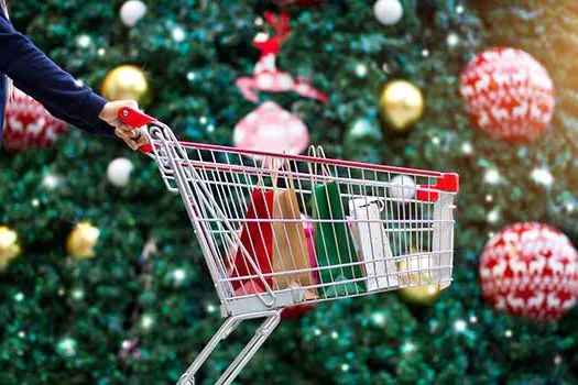 Vale a pena utilizar o 13º salário para compras de Natal?