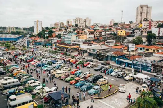 Dia Mundial do Fusca: encontro de carros reúne apaixonados pelo modelo no São Bernardo Plaza