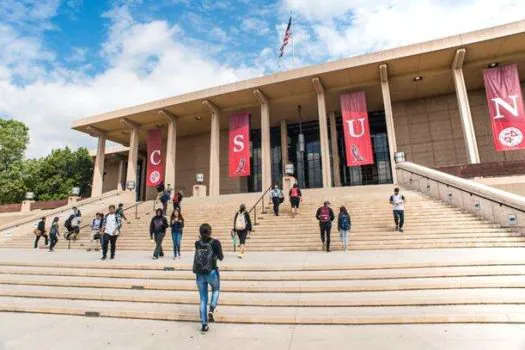 California State University oferece bolsas de estudos para paulistas