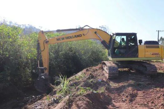 Ribeirão Pires intensifica ações de desassoreamentos nos rios da cidade