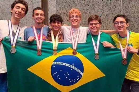 Brasil é ouro pelo 2º ano consecutivo na Olimpíada Internacional de Matemática