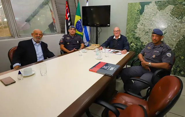 Prefeito de Diadema recebe comandantes do CPAM-6 e do 24º Batalhão da Polícia Militar