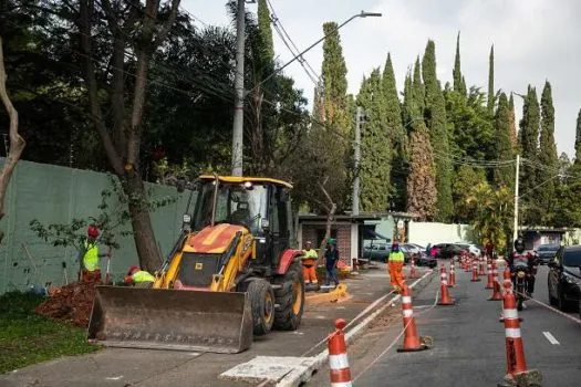 Auricchio assina ordem de serviço de novo conjunto viário do Bairro Mauá