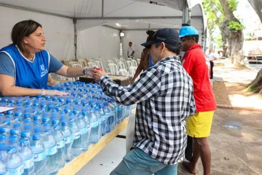 Onda de Calor: Sabesp continua com ações e distribui água para amenizar efeitos das altas temperaturas