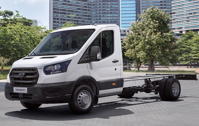 Versatilidade profissional – Ford Pro inicia venda da Transit Chassi