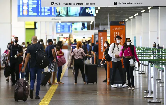 Movimentação de passageiros no Aeroporto Internacional de Brasília.