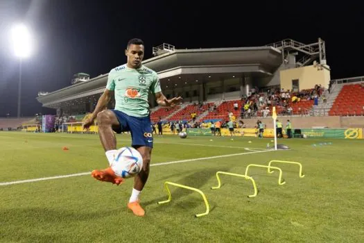 Alex Sandro se machuca em treino na Juventus e vê sonho de voltar à seleção adiado