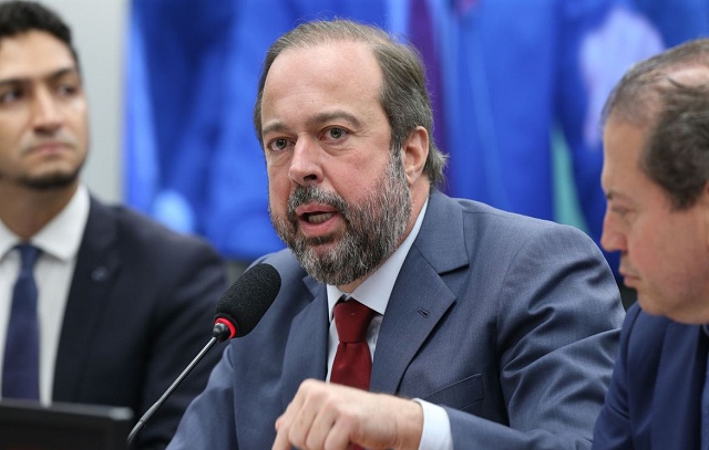 Chefia da Petrobras é um cargo de Lula, afirma Silveira