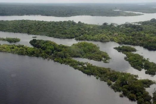 Governo entra com primeira ação por danos climáticos contra a Amazônia