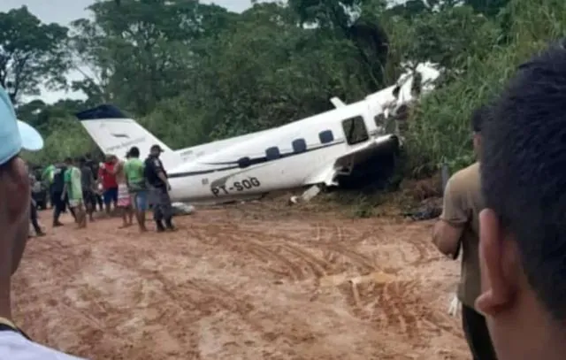 aviao-amazonas