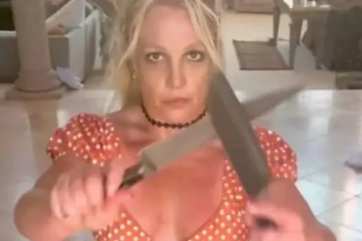 Polícia visita a casa de Britney Spears após vídeo com facas viralizar na internet, diz site