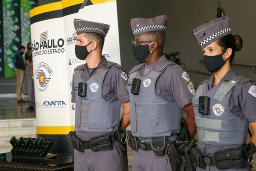 PGR recomenda a Dino punição com ‘escala de responsabilidade’ a policiais sem câmera na farda