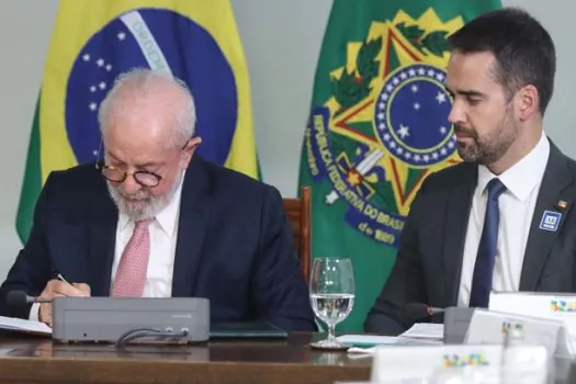 Eduardo Leite pede a Lula mais ajuda para efeitos da chuva no RS