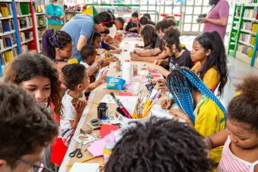 Espetáculos teatrais e oficinas divertem crianças e adultos na agenda de outubro das Fábricas de Cultura