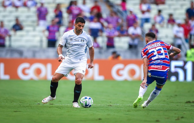 Fluminense e Internacional abrem semifinal com empate eletrizante