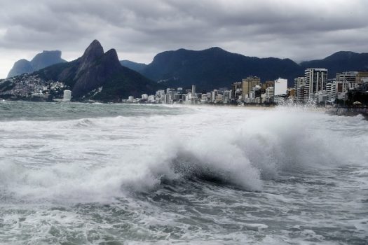 RJ tem mais uma manhã com sensação térmica acima de 50°C