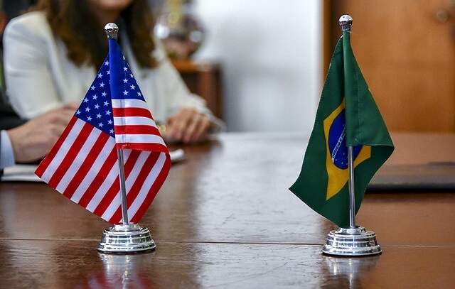 Entenda a diferença entre os processos de impeachment dos EUA e do Brasil