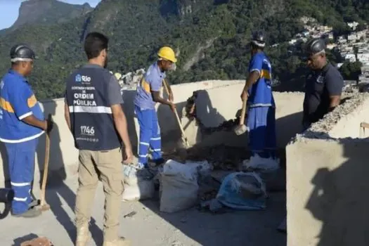 Mansão do tráfico, avaliada em R$ 2,5 milhões, é derrubada na Rocinha