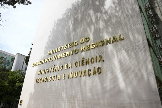 Brasil terá programa emergencial para repatriar cientistas, mas não sabe quantos estão no exterior