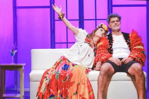 ‘Duetos’ transforma angústias do amor em comédia de primeira linha no teatro