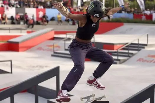 Sob forte calor, Rayssa Leal brilha no skate e vai à final do STU em São Paulo com 1º lugar