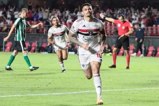 São Paulo domina Coritiba e volta a vencer no Brasileirão