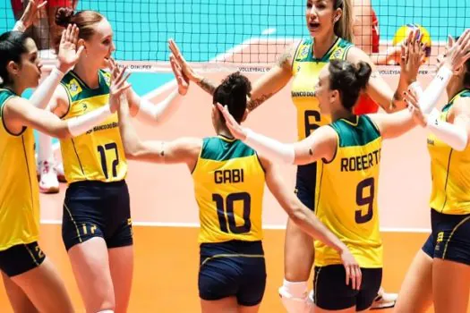 Seleção feminina de vôlei bate Bélgica e volta a vencer no Pré-Olímpico, após morte de Walewska