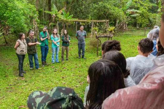 Zoológico de São Bernardo promove soltura de cinco aves silvestres na região do Pós-Balsa