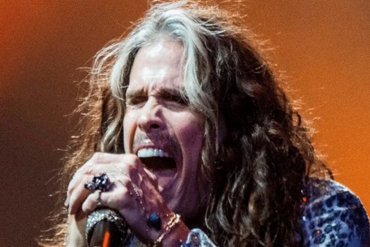 Vocalista do Aerosmith tem lesão grave nas cordas vocais, diz site