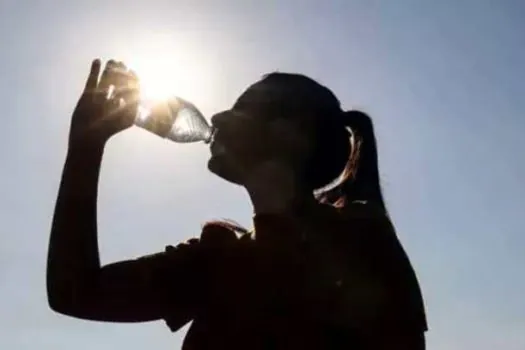 Governo vai distribuir água nas ruas da capital até domingo devido a onda de calor