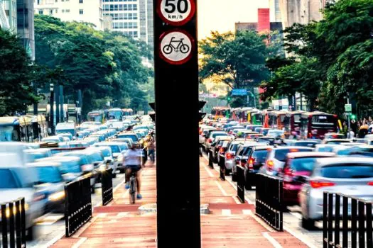 Cidade de SP tem pior trânsito do início de tarde desde agosto