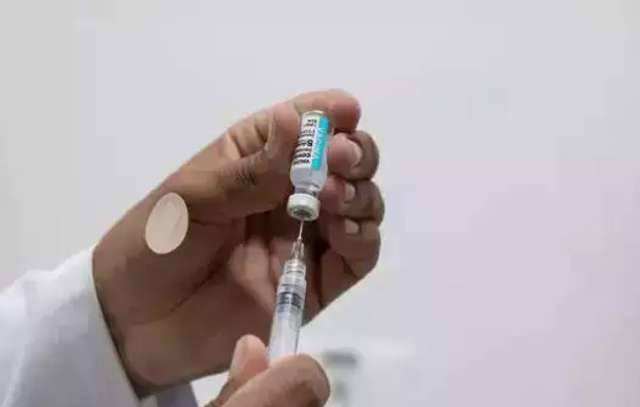 Brasileiros lutam por maior oferta de imunizantes no SUS
