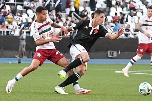 Vasco se impõe no Engenhão, supera o Fluminense por 4 a 2 e respira na briga contra a queda