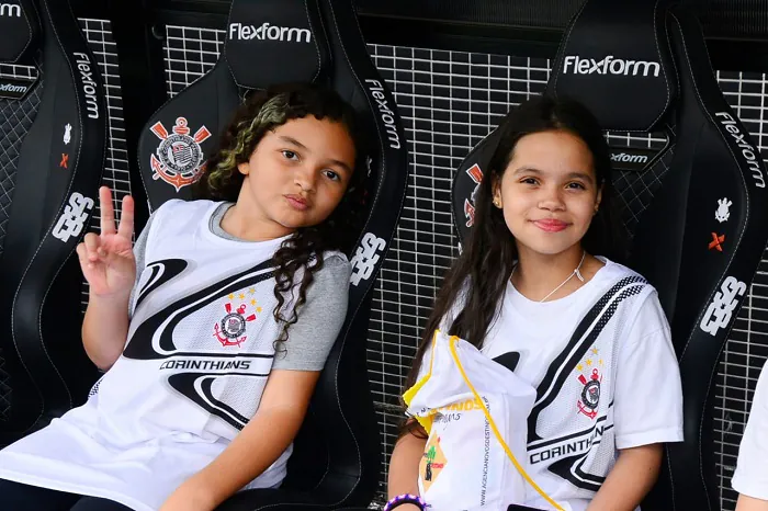 Estudantes de Santo André curtem passeio pedagógico no estádio do Corinthians