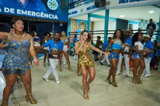 Deu a volta por cima! Gabi Martins é Musa da Vila Isabel pelo terceiro ano