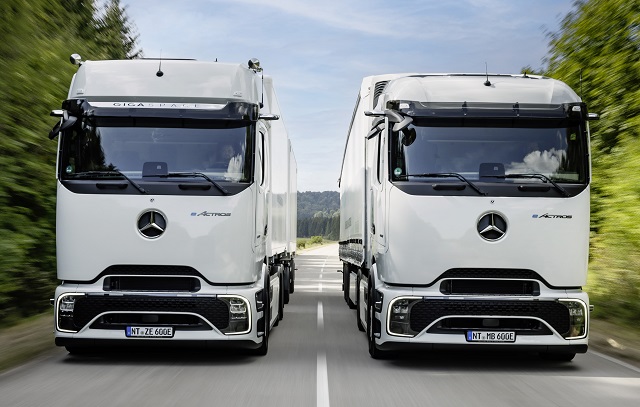 Mercedes-Benz Trucks feiert Weltpremiere des batterieelektrischen Fernverkehrs-Lkw eActros 600Mercedes-Benz Trucks celebrates world premiere of the battery electric long-haul truck eActros 600