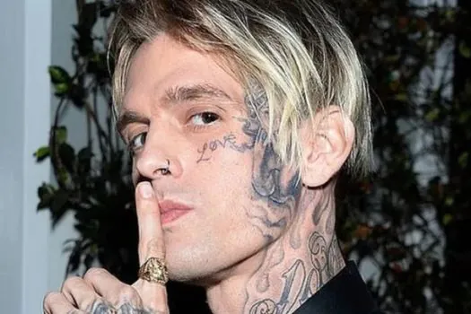 Família de Aaron Carter acusa médicos e farmácias pela morte do cantor