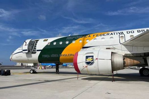 Avião da Presidência para resgatar brasileiros em Gaza chega a Roma