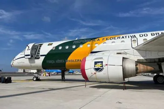 Avião da Presidência para resgatar brasileiros em Gaza chega a Roma