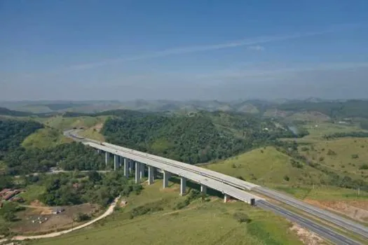 Mais de 3,1 milhões de veículos passaram pelas rodovias concedidas no feriado prolongado da Padroeira