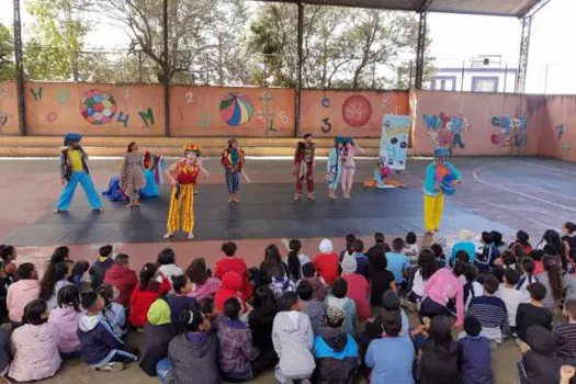 Cia de Danças de Diadema realiza o Bailando nas Escolas em EMEBs da cidade