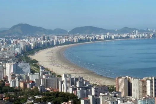 Preços mais baixos atraem turistas para o Carnaval na praia