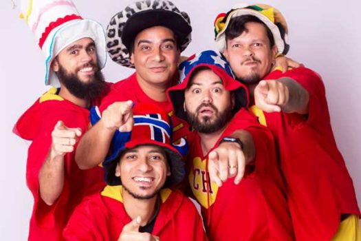 Show gratuito com a banda cover de Mamonas Assassinas no shopping de SP