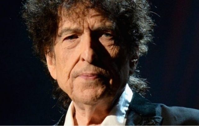 Em ensaios sobre canções, Bob Dylan reflete sobre a condição humana