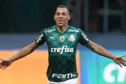 O que Breno Lopes fez para colocar Artur e Rony no banco do Palmeiras