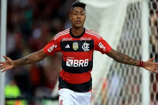 Flamengo supera Palmeiras e chega a acordo de renovação com Bruno Henrique