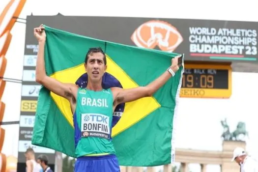 Caio Bonfim repete 2019 e conquista a prata na marcha atlética de 20km